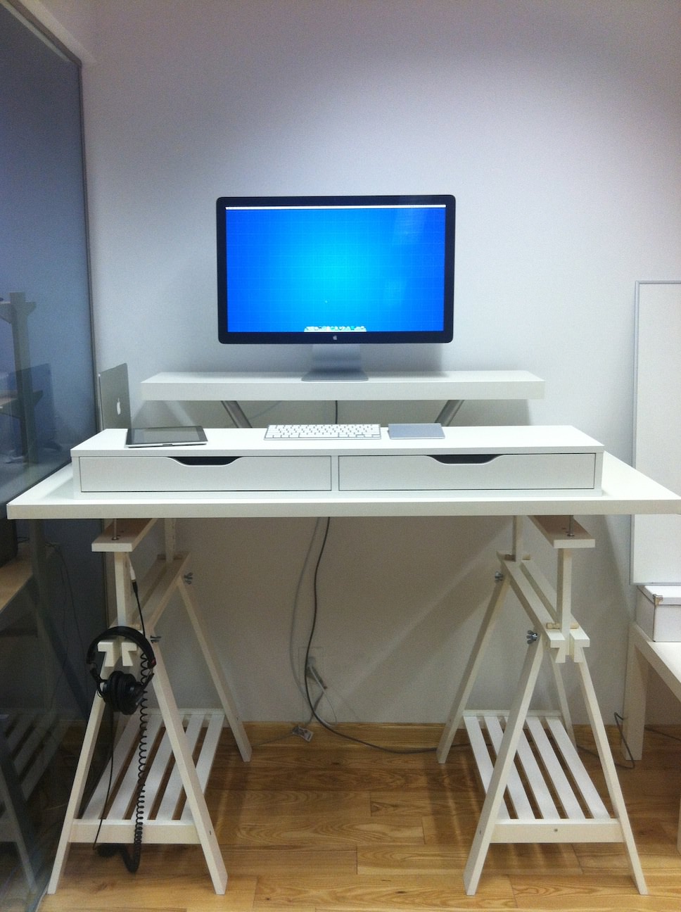Image of: Cheap-Wooden-Stand-Up-Desks