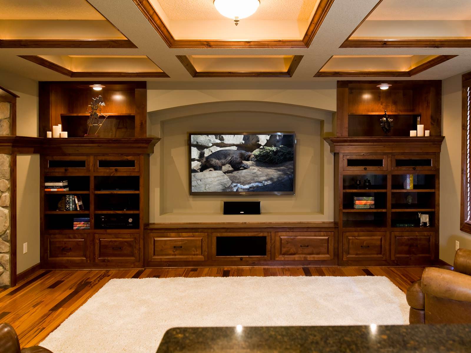 Image of: Cool Finished Basement Ideas Pictures