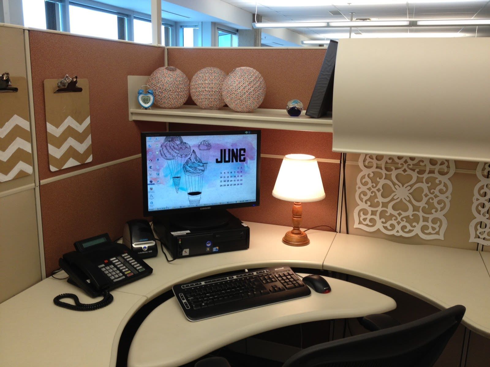 Image of: Cubicle-Decorating