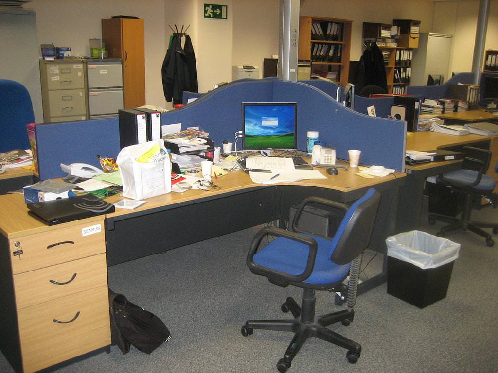 Image of: Cubicle Desk Organization