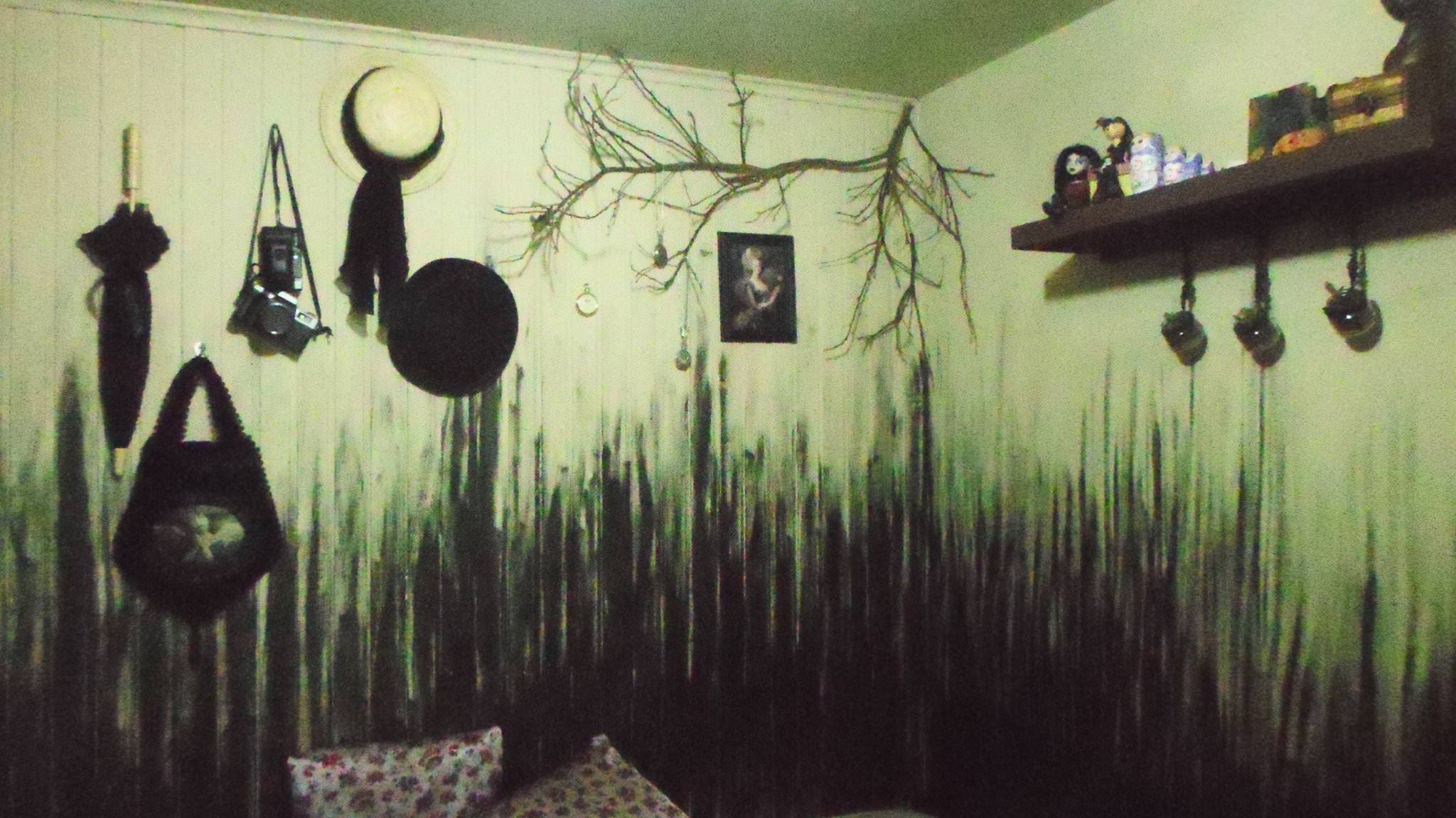 Image of: DIY Goth Bedroom