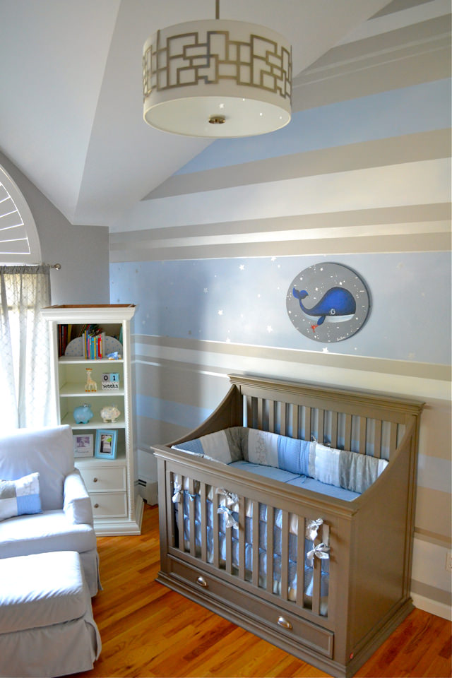 Image of: Striped-Accent-Wall-In-Nursery