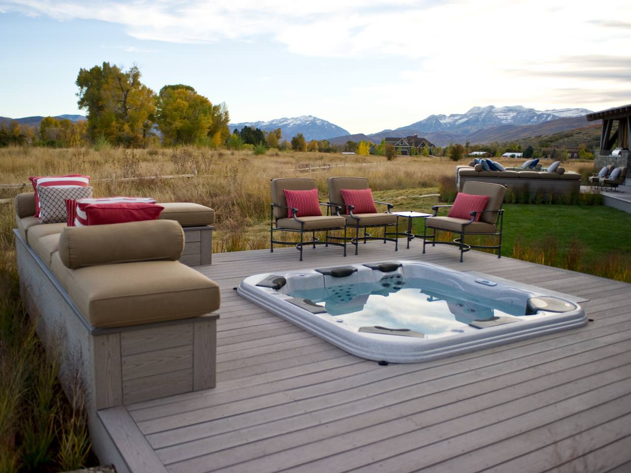Image of: Decks with Hot Tubs Built In