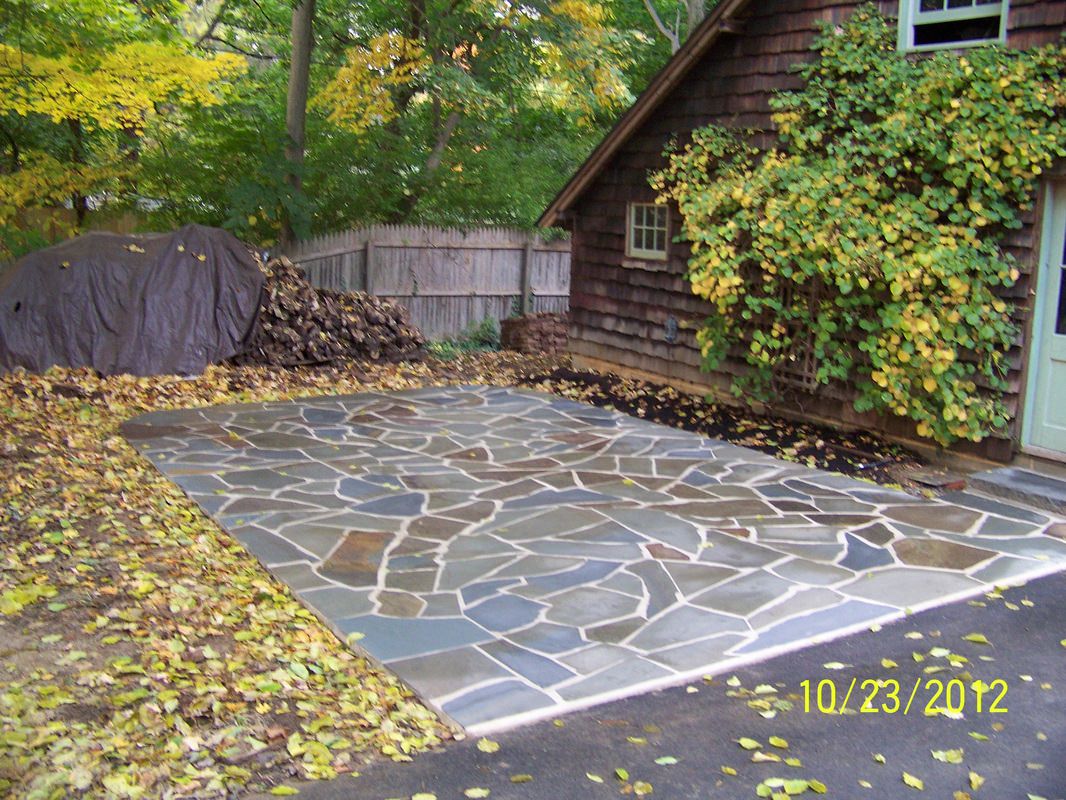 Image of: Diy-Flagstone-Patio-Fire-Pit