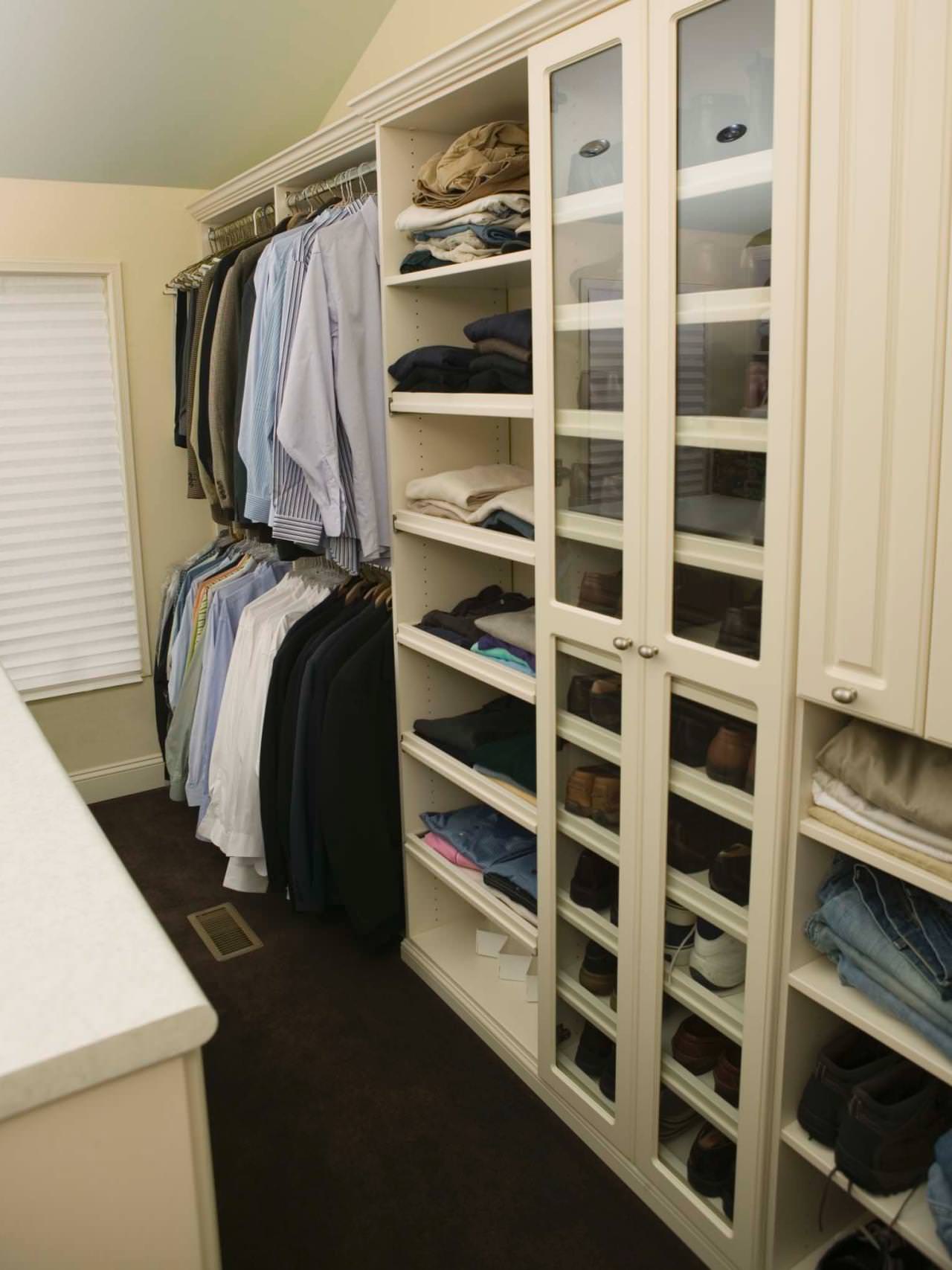 Image of: How-To-Organize-A-Closet