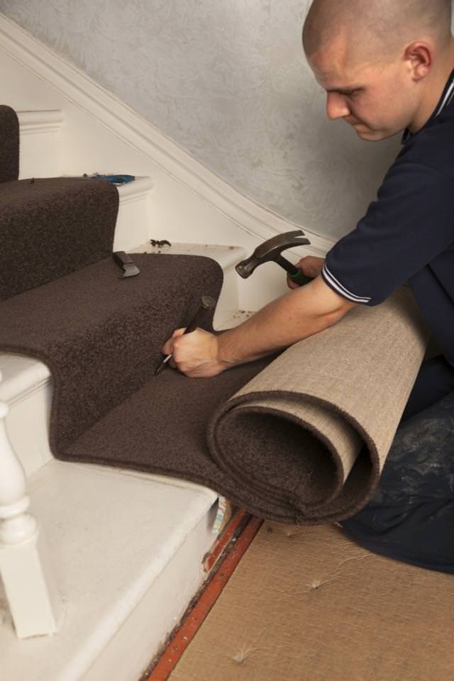 Image of: Installing-Carpet-On-Stairs-Without-Tack-Strips