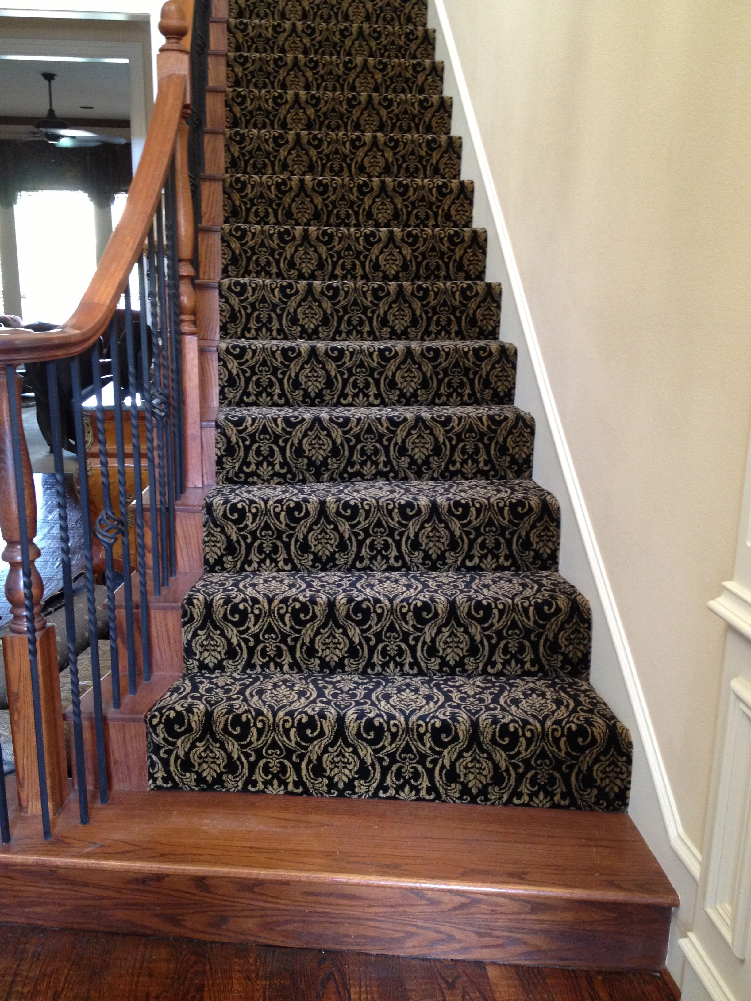 Image of: Installing-Carpet-On-Stairs