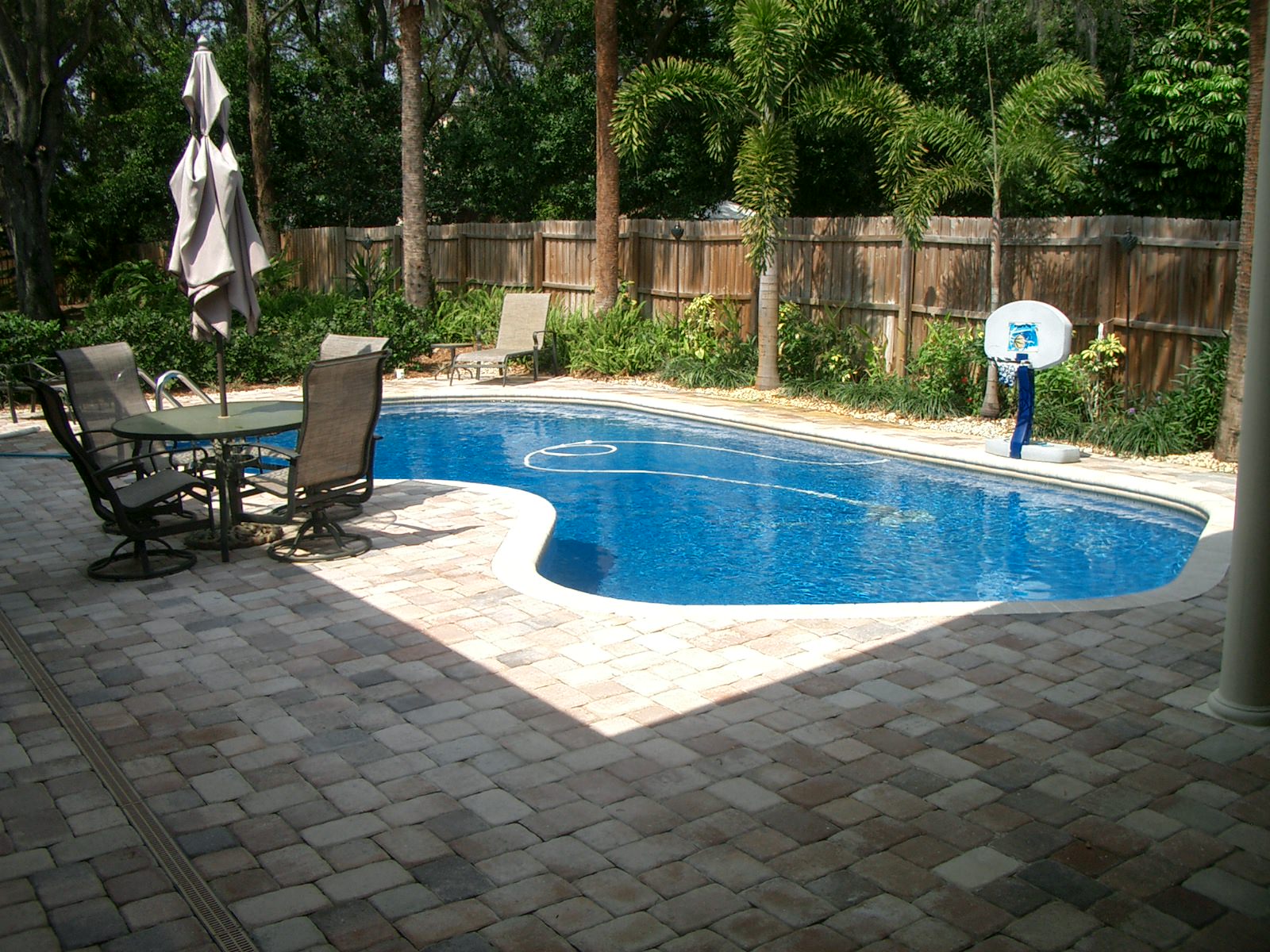 Image of: backyard-designs-with-pool