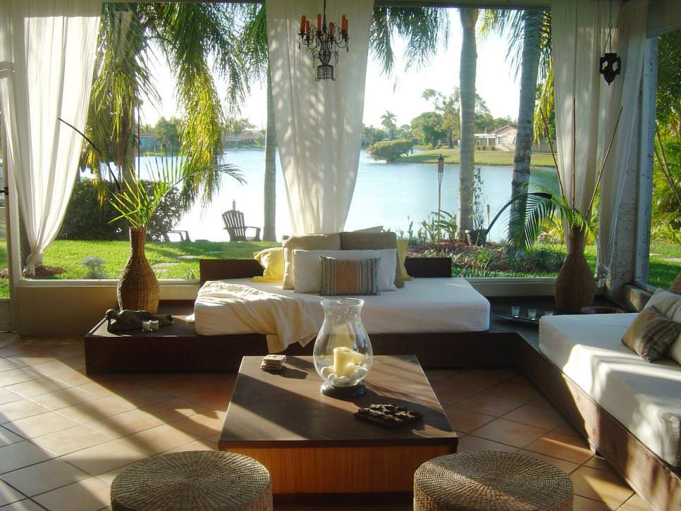 Image of: tropical-sunroom-decor