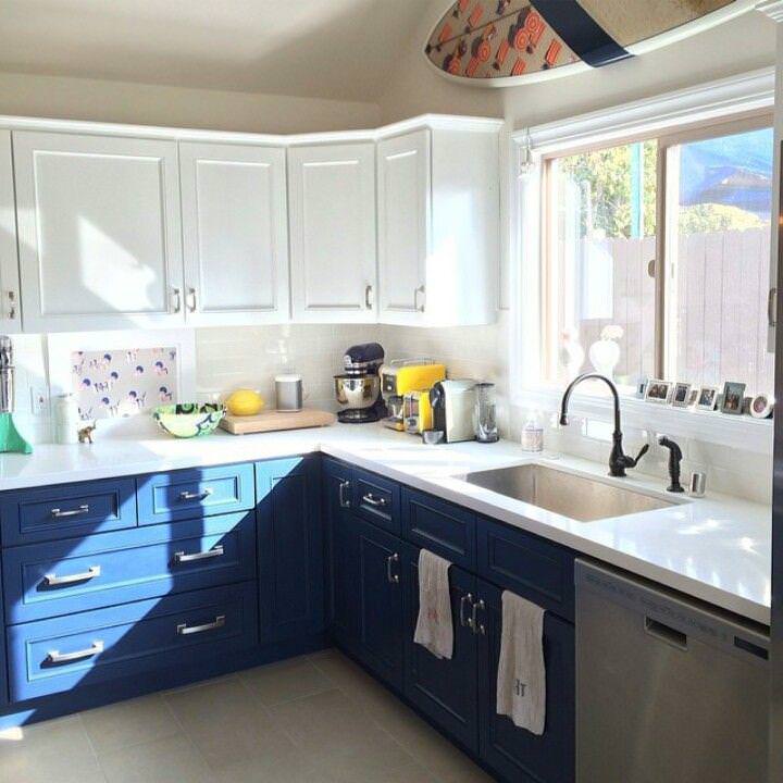 Image of: two-tone-kitchen-cabinets-fad